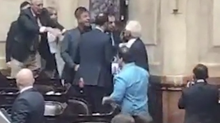 La Cámara de Diputados vivió una sesión caótica