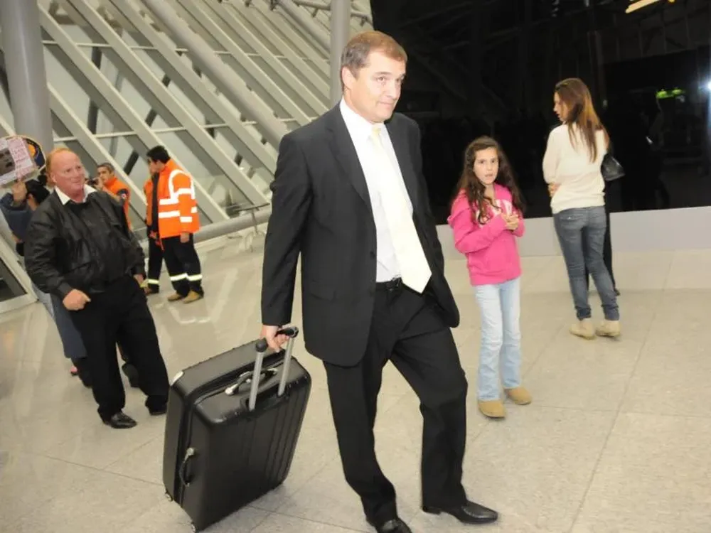 Diego Aguirre antes de volar a Buenos Aires