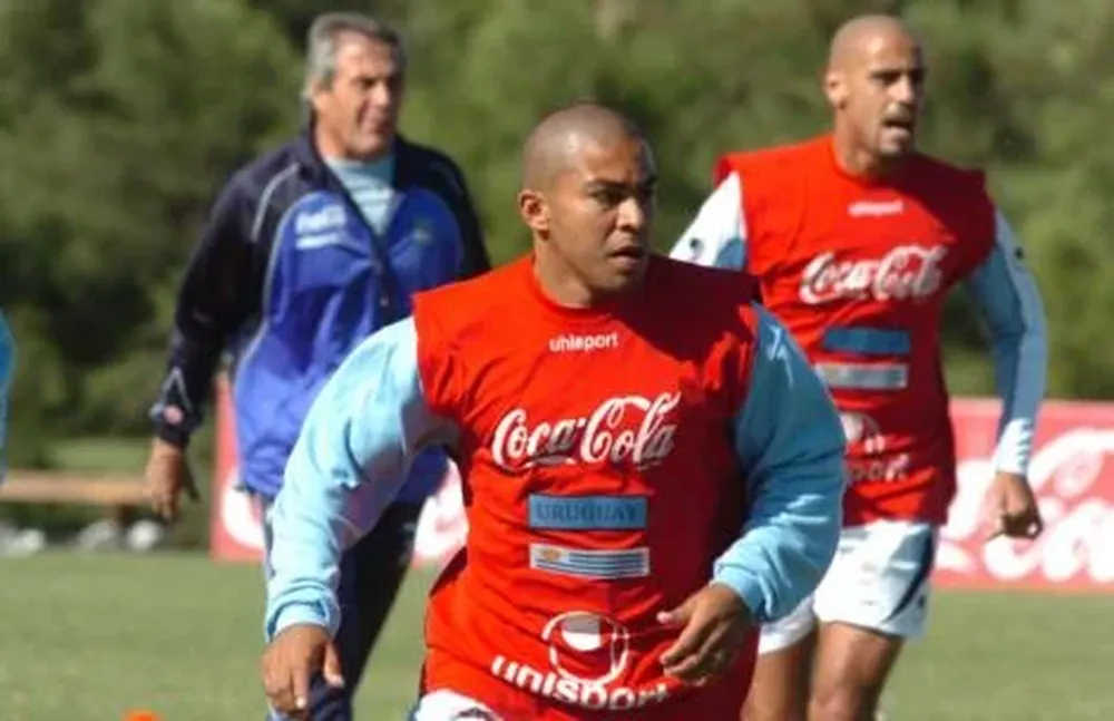 A pocos meses del Mundial, Egidio vuelve a ser tenido en cuenta por Tabárez