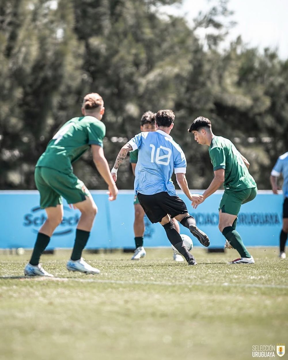 La selección de Uruguay sub 20 en un amistoso contra Bolivia