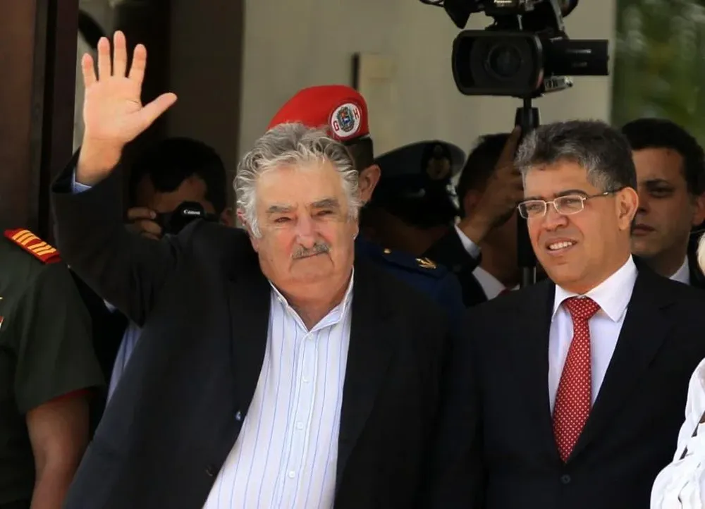 Mujica, en el funeral de Chávez