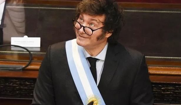 El Gobierno consiguió un dictamen de mayoría para el Presupuesto 2026 y que el kirchnerismo se divida ante la reforma de los DNU.