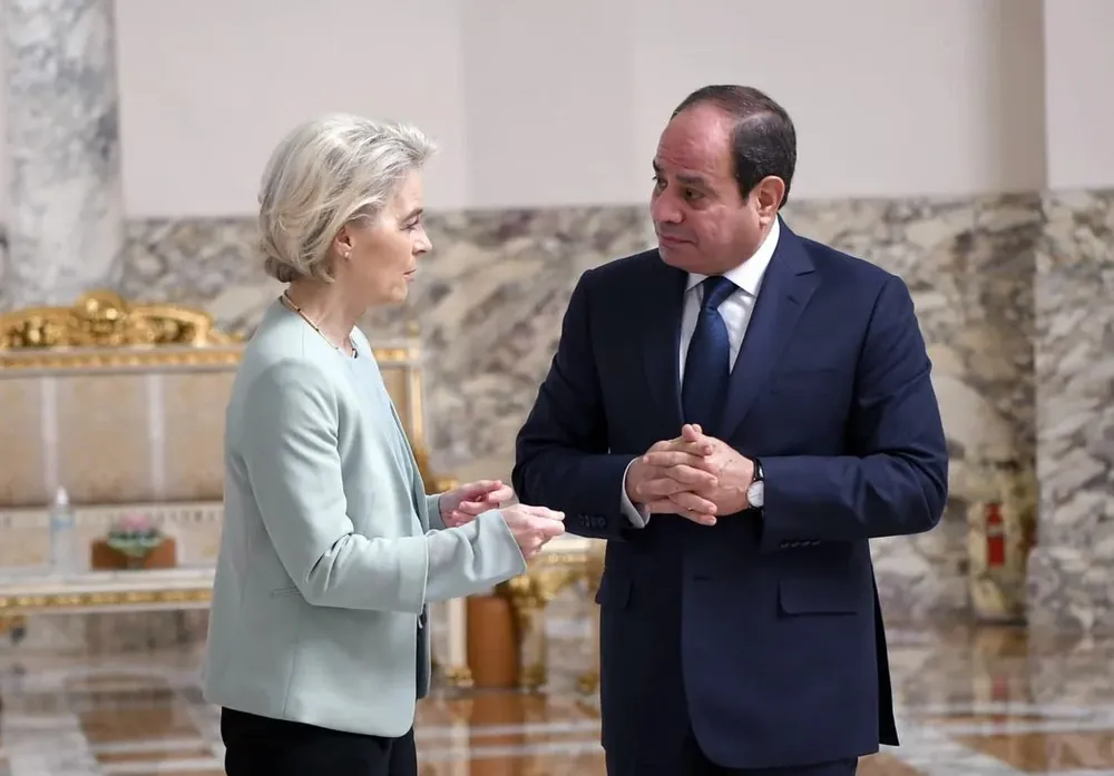 La titular de la Comisión Europea, Ursula von der Leyen, se comprometió ante el presidente Abdel Fattah al-Sisi a presionar al FMI.