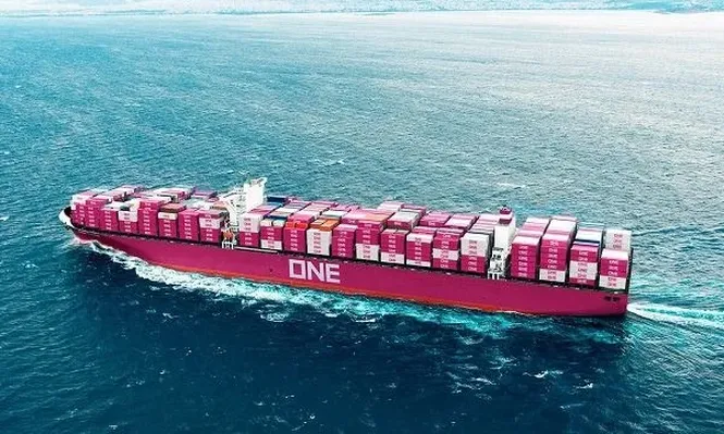 El buque de 12.000 contenedores que llegará por primera vez al puerto de Montevideo.