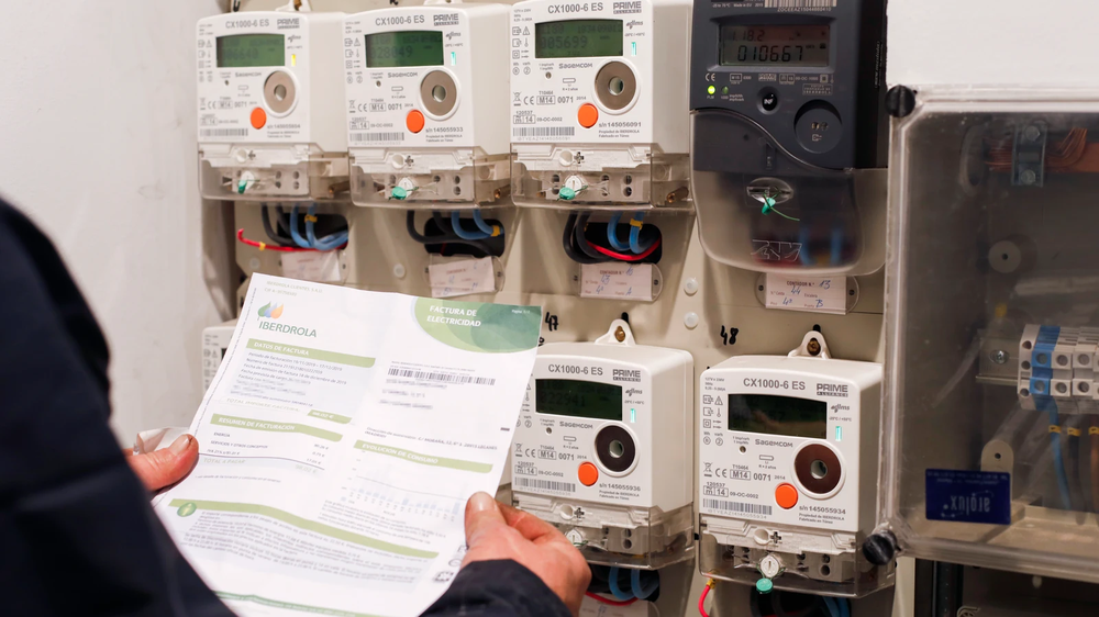 Factura de la luz y contadores eléctricos