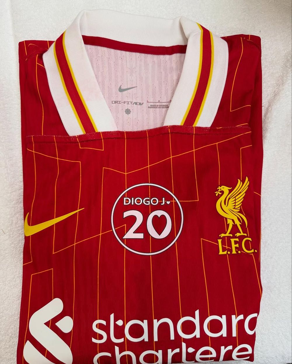 La camiseta que mostró Darwin Núñez en honor a Diogo Jota que no pudo usar con Liverpool ante Milan, debido a que no jugó La camiseta que mostró Darwin Núñez en honor a Diogo Jota que no pudo usar con Liverpool ante Milan, debido a que no jugó