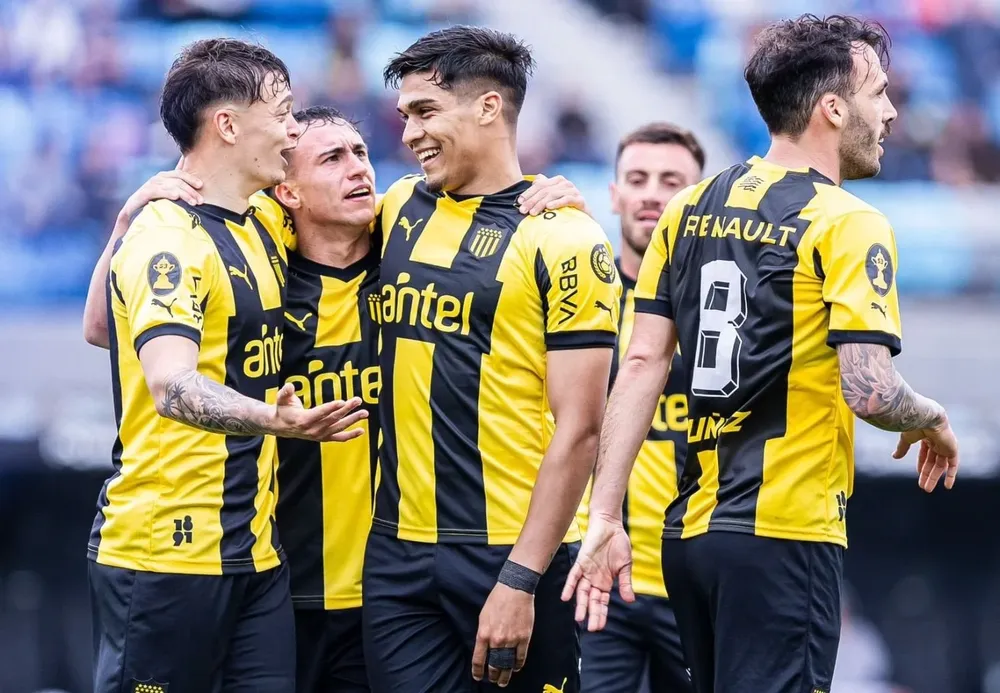 El festejo de Peñarol tras un nuevo triunfo