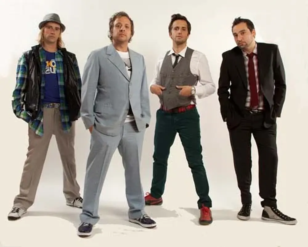 Cursi festeja su séptimo disco