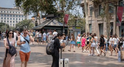 España roza los 100 millones de turistas y bate récords históricos de gasto en 2025