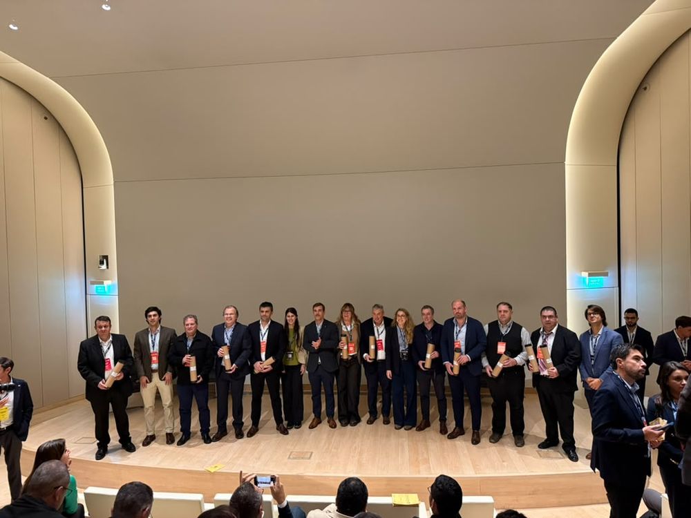 Luis Pablo Parodi, alcalde de Carmelo;&nbsp;Gervasio Aznárez, asesor en inversiones Intendencia de Colonia;&nbsp;Carlos Pinazzo, concejal de Nueva Palmira; Richard Sander, intendente de Rivera; Pablo da Cunda, director de Innovación de la intendencia de Salto;&nbsp;Delfina Irazusta, directora de RIL;&nbsp;Javier Madariaga, especialista senior de Bid Lab;&nbsp;Andrea Apolaro, gerenta de Innovación Pública de la Itendencia de Montevideo; Carlos Enciso, intendente de Florida;&nbsp;Victoria Gadea, directora ejecutiva de RIL;&nbsp;Martín Álvarez, director de Turismo de la Intendencia de Colonia;&nbsp;Martín Ponzetti, directora de Tecnologías e Innovación de la intendencia de San José;&nbsp;Daniel Barreiro, director de Tecnologías de la Información de la intendencia de Rocha; Luis Alberto Varela, concejal del municipio de Punta del Este.