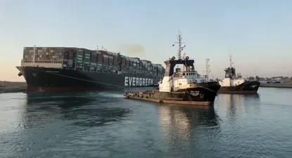 El buque estuvo atascado en el Canal de Suez desde el martes