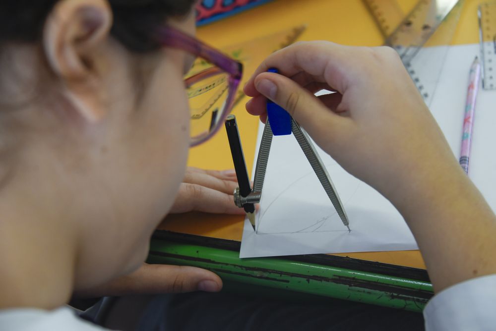 20240319 Utiles escolares, utiles de geometria. Escuela pública, alumnos, escolares, educación pública. (8).jpg