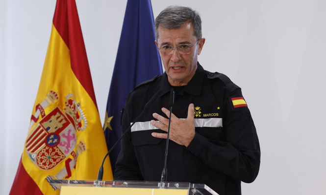 El general jefe de la UME, Javier Marcos, comparece ante los medios para informar de lo abordado en la reunión del comité de crisis para el seguimiento de los efectos de la DANA