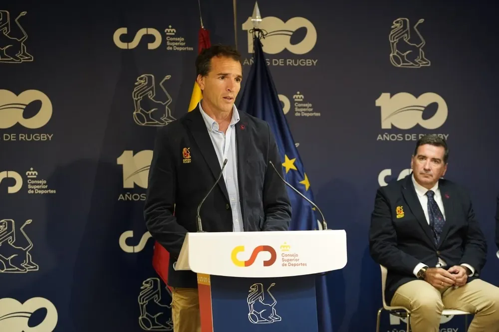 Presentación de Bouza.