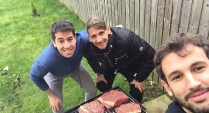 Stuani y el asado con sus compañeros De Pena y Ramírez