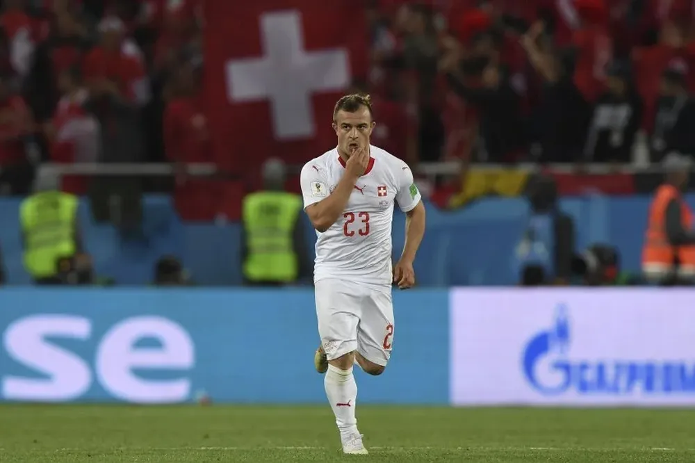 Xherdan Shaqiri, por su celebración, igual que la de su compañero Xhaka, la FIFA abrió expediente disciplinario