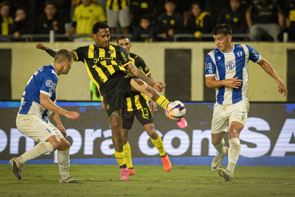 Abel Hernández y Ángel Morosini