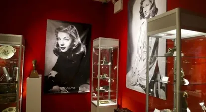 Algunas de las pertenencias que fueron subastadas por Bonhams en Nueva York.