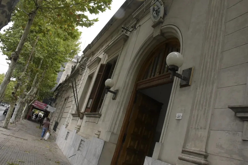 Fachada de la Jefatura policial de Colonia