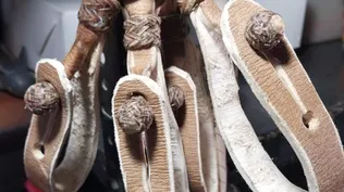 Llaveros en cuero crudo.