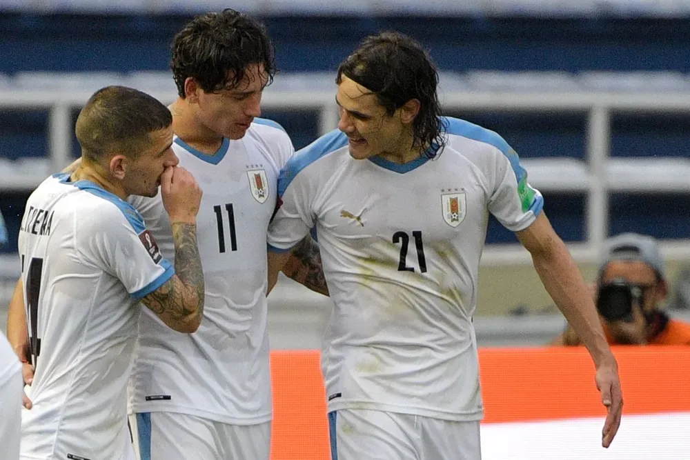 Darwin Núñez y Edinson Cavani con la selección en aquel partidazo en Barranquilla en el que golearon 3-0 a Colombia con un golde cada uno y otro de Luis Suárez de penal