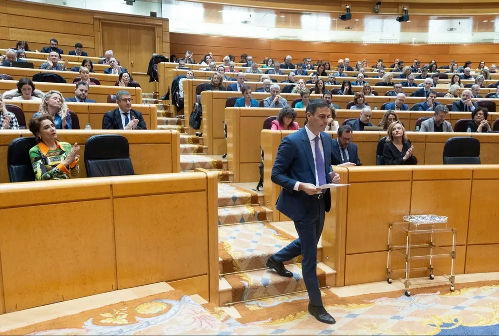 El presidente del Gobierno Pedro Sánchez, interviene durante la sesión extraordinaria del Congreso, en el Palacio del Senado, a 18 de enero de 2024