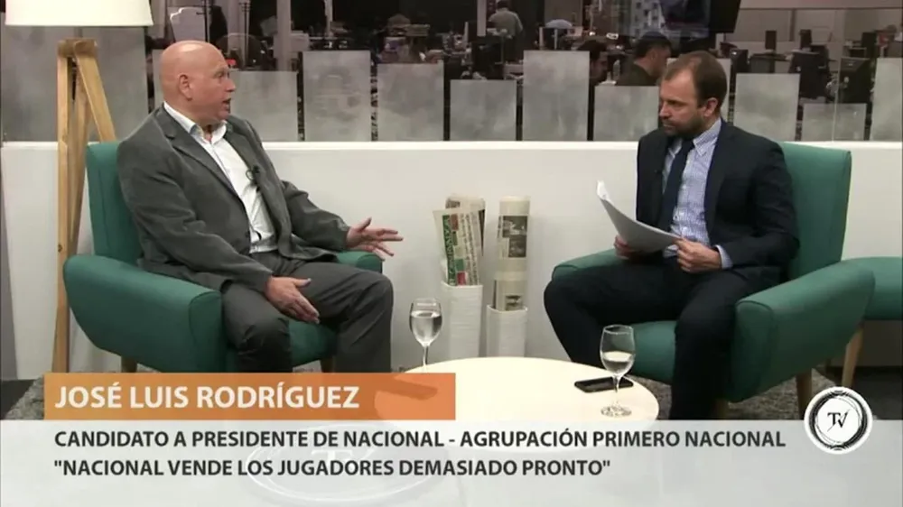 Entrevista completa con José Luis Rodríguez, candidato a presidente de Nacional, por la agrupación Primero Nacional.La gestión de Ache, las propuestas de cambio, la violencia en el fútbol y Hugo de León, fueron algunos temas de la entrevista con Mariano López.Respecto a los fracasos deportivos de Nacional en las copas internacionales, Rodríguez dijo que Nacional debe competir, no participar, y que eso se puede lograr con una buena gestión económica.