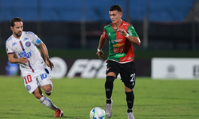 Everton Ribeiro y Guillermo López