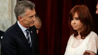 Cristina y Macri suben la temparuta de las PASO. Ella lo acuso de mafioso y él de chabacana