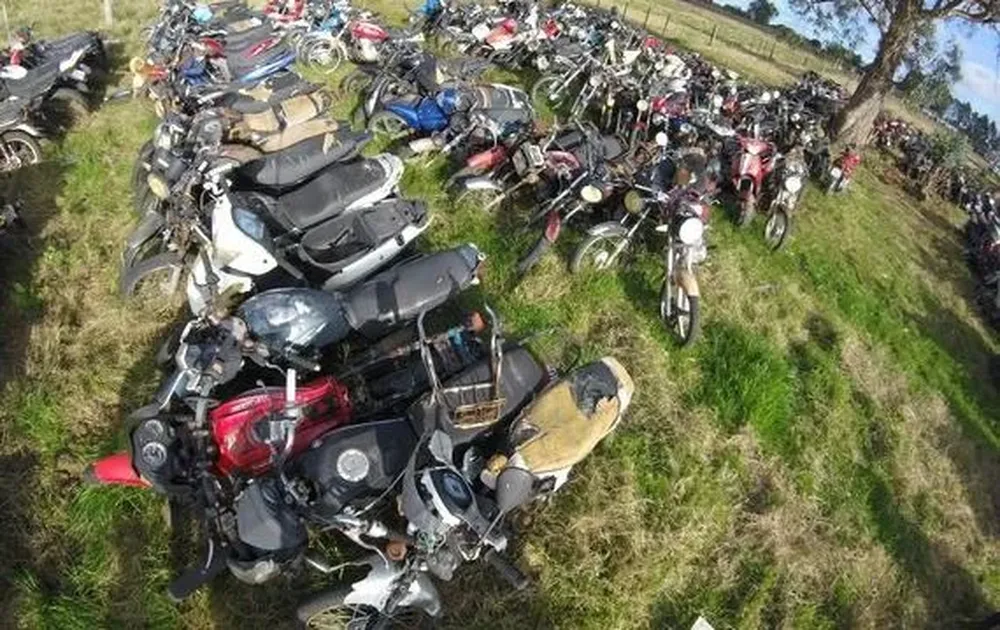 Uno de los lotes de motos ubicados en San José.
