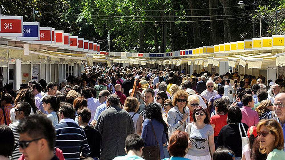 Miles de visitantes asistirán a la Feria del Libro de Madrid.