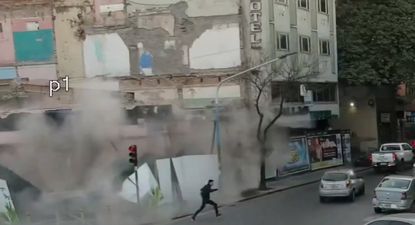 se derrumbo un edificio en demolicion en san miguel de tucuman: seis heridos