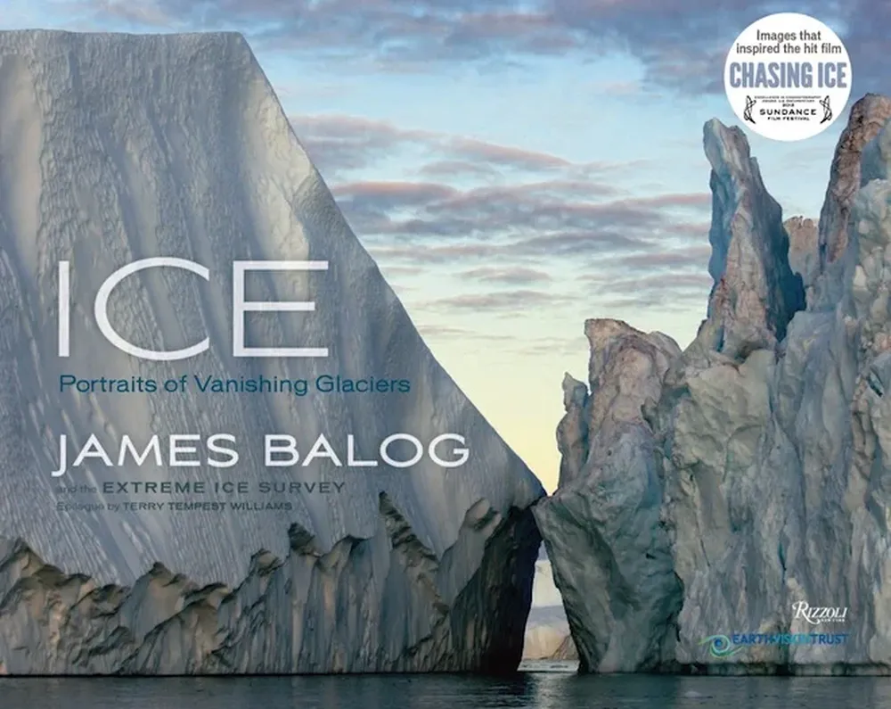 El ibro Hielo: retratos de glaciares que se derriten, de James Balog, está disponible en Amazon a US$ 31,50