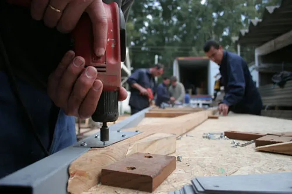 Menores infractores podrán rehabilitarse trabajando en la construcción de casas prefabricadas