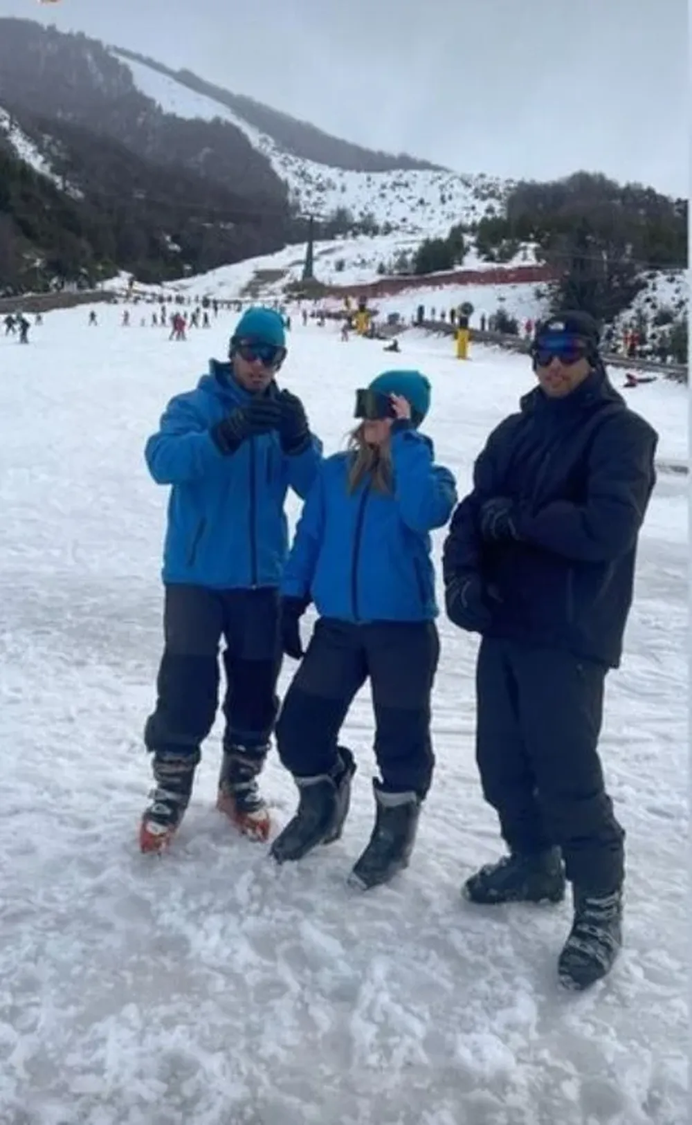 Fabricio Díaz y Luciano Rodríguez disfrutan de sus vacaciones en la nieve de Bariloche