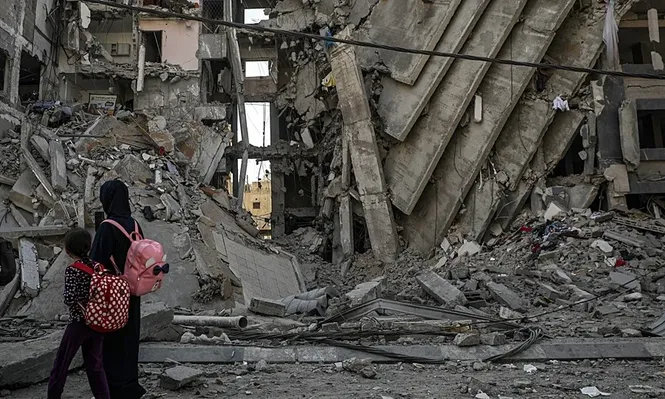 El Ministerio de Salud de Gaza informó que los muertos en el enclave por los bombardeos israelíes luego de 35 días de guerra con el grupo islamista Hamás llegaron este viernes a más de 11.000.