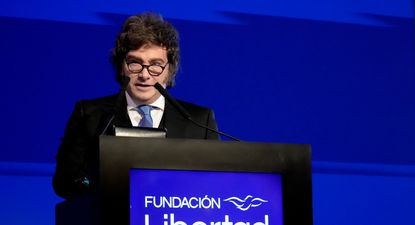 Javier Milei y otro enfático discurso, esta vez en la cena de la Fundación Libertad.