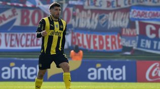 Eric Remedi en el clásico del Torneo Intermedio entre Peñarol y Nacional