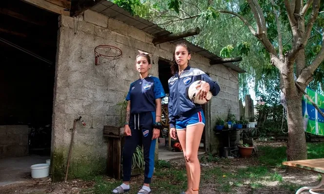 La exposición colectiva retrata a las hinchas de América Latina