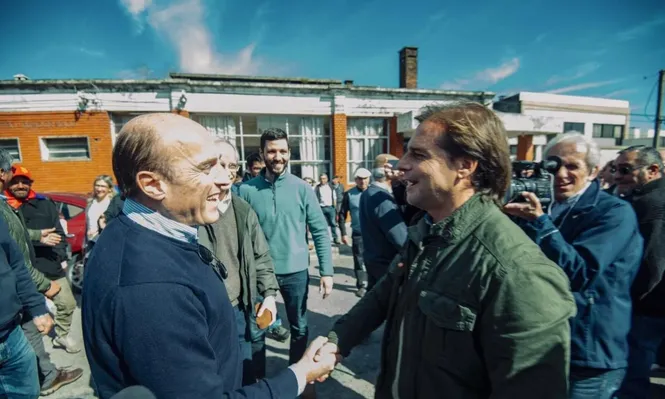 El abrazo de Cardona