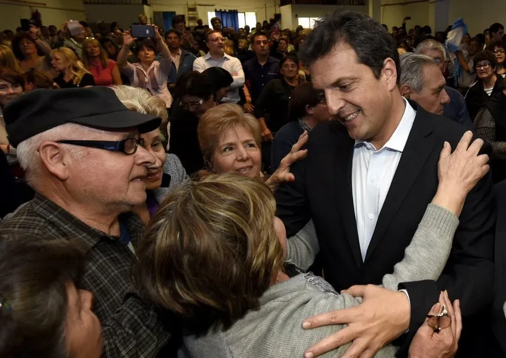 Massa fue fotado por cinco millones de personas y tanto Macri como Scioli lo necesitan.