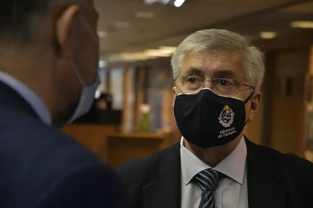 Tabaré Viera, ministro de Turismo