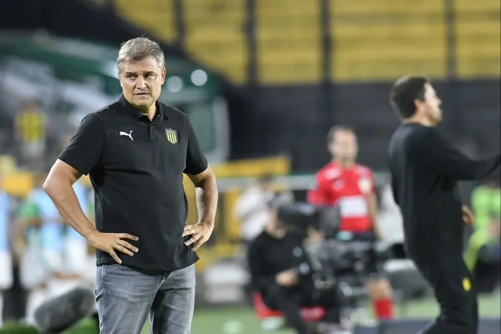 Diego Aguirre sumó un problema más en Peñarol