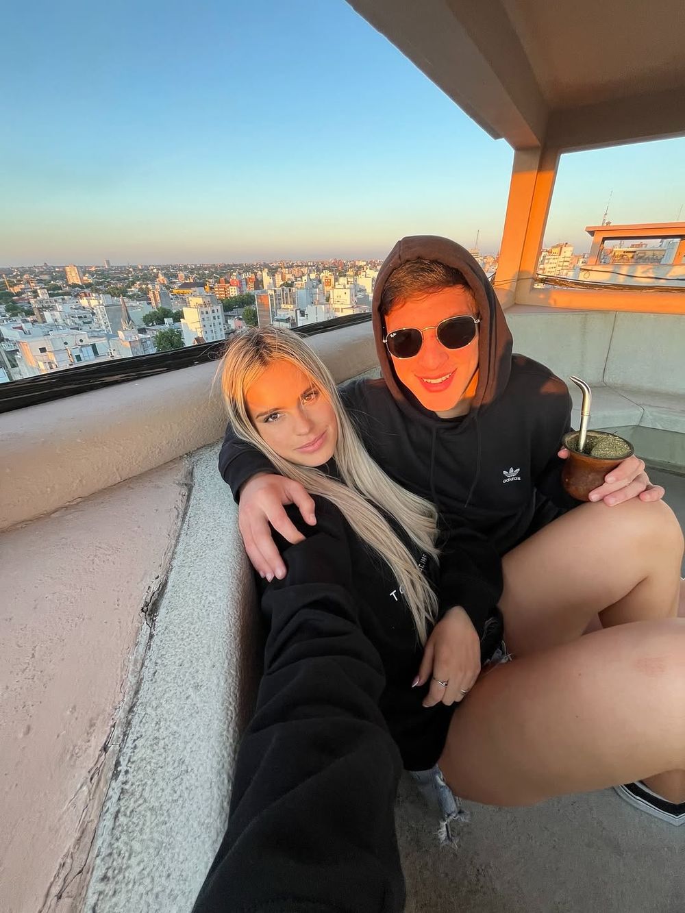 Tomás Viera y su pareja Jazmín Pereira Tomás Viera y su pareja Jazmín Pereira