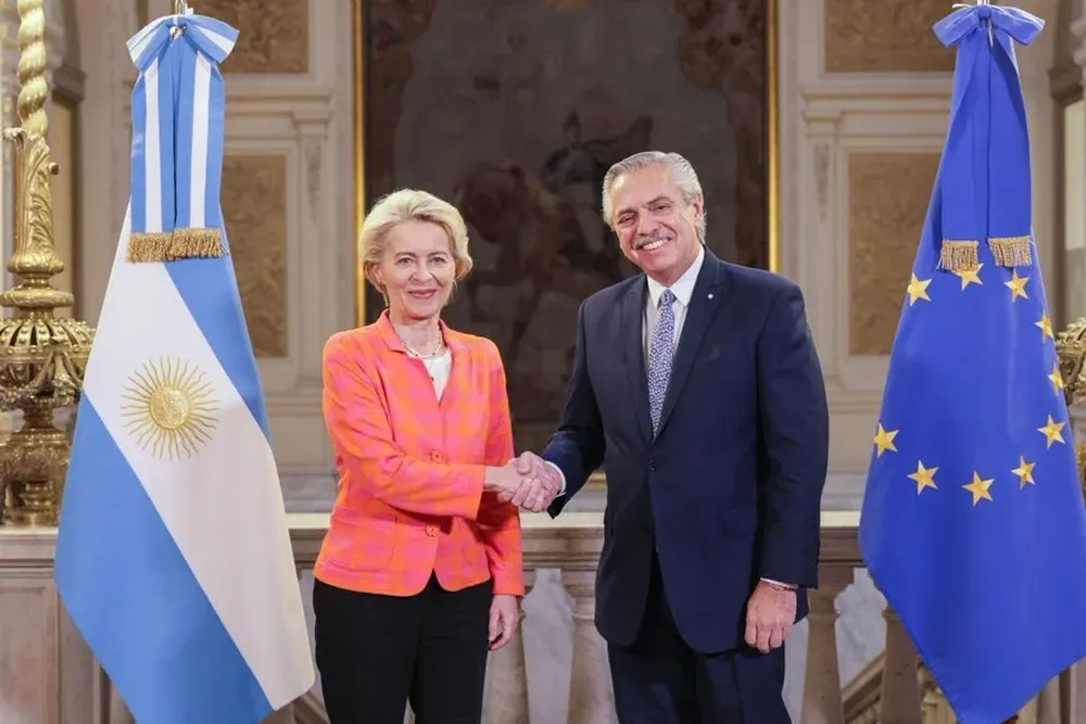 El presidente Alberto Fernández y Úrsula von der Leyen
