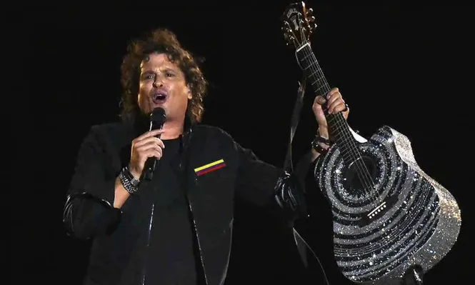 Subastarán una guitarra con 50 mil cristales que pertenece a Carlos Vives
