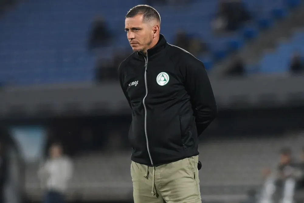 Nicolás Vigneri, entrenador de Rampla