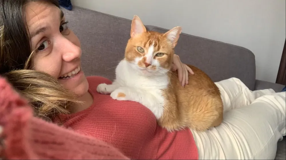 Florenica Yannotti con su gato Milo