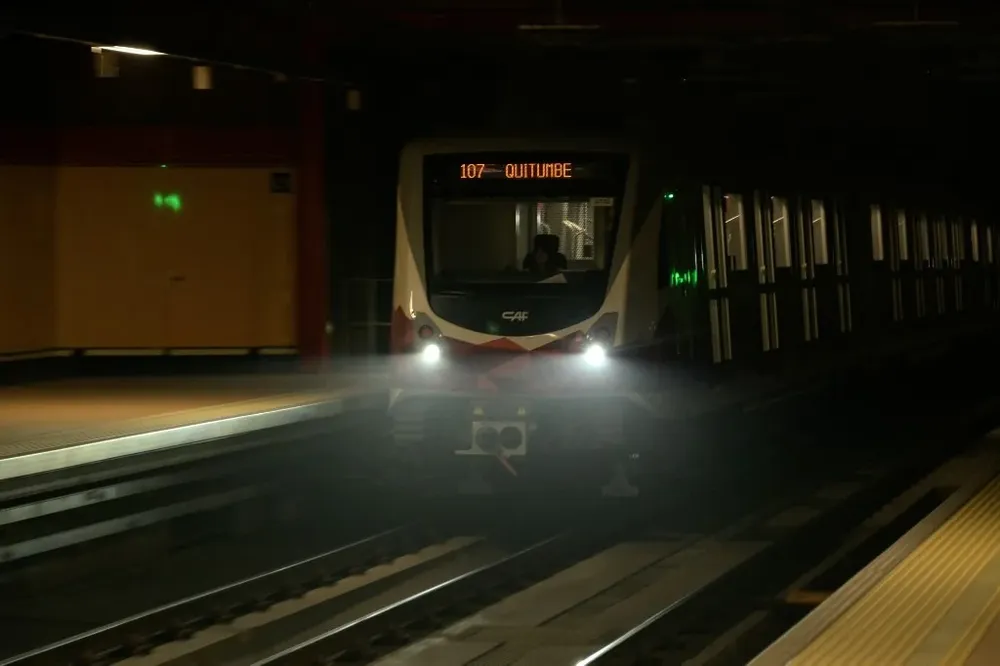 Mientras el boleto de colectivo cuesta US$ 0,35, el del reciente subte vale US$ 0,45 por sección y US$ 0,76 con otra.