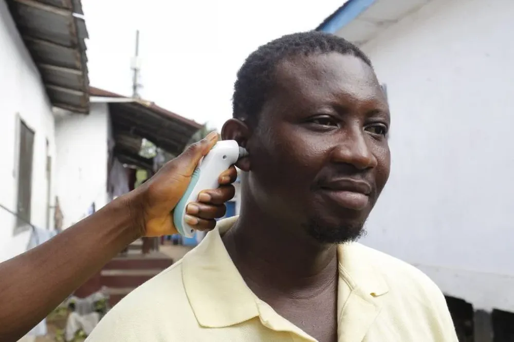 En los países africanos afectados por el ébola continúan los controles